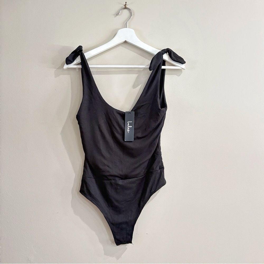 NWT Lulu’s Black Tie Shoulder Bodysuit Women’s Size S Small One Piece Stretch